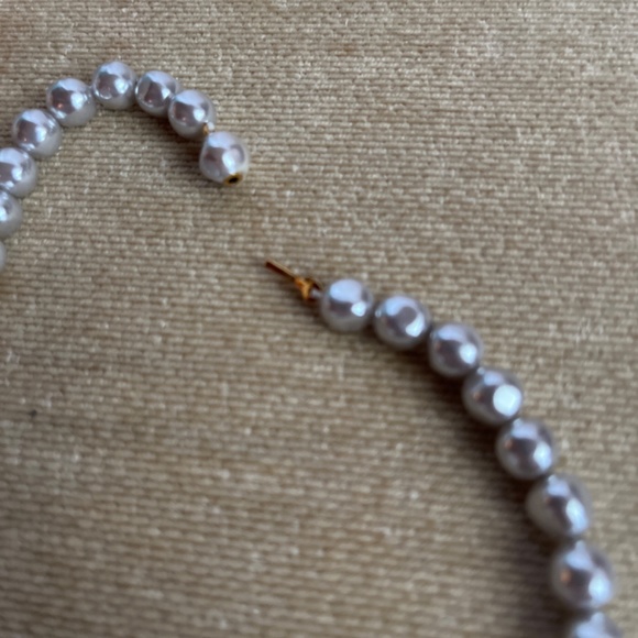 VINTAGE (1989) VERSATILE ELEGANCE FAUX PEARL NECKLACE - Picture 3 of 5